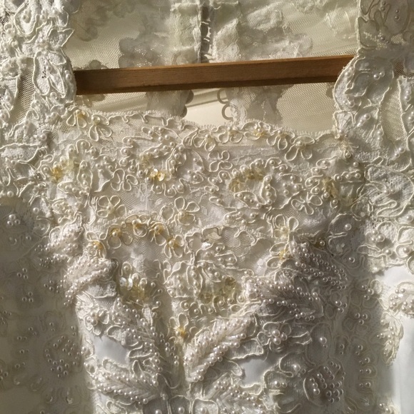 Wedding Dress 12 Salon Collection by Elena - Picture 11 of 13